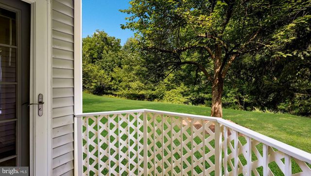 907 DIAMOND DR, Newtown, PA 18940