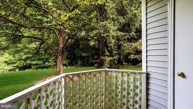 907 DIAMOND DR, Newtown, PA 18940