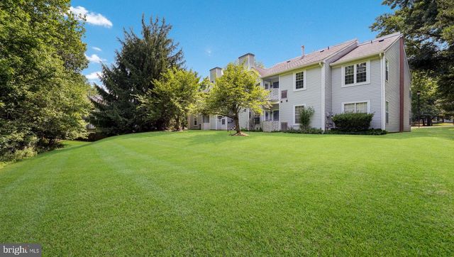 907 DIAMOND DR, Newtown, PA 18940