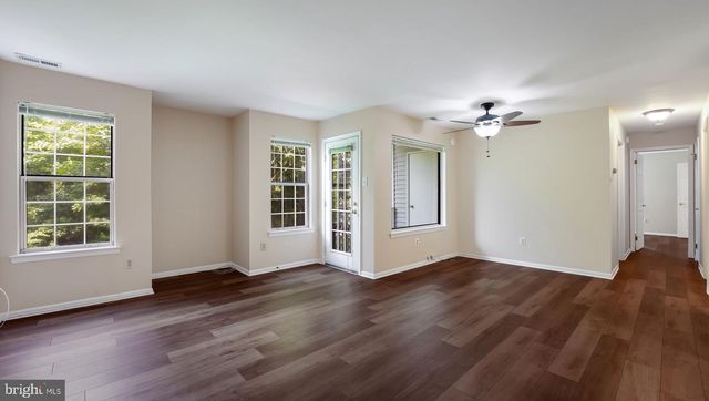 907 DIAMOND DR, Newtown, PA 18940