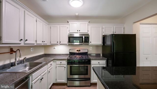 907 DIAMOND DR, Newtown, PA 18940