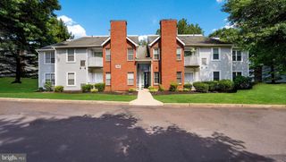 907 DIAMOND DR, Newtown, PA 18940