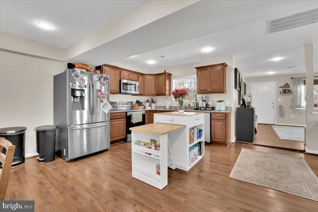 6519 WOODLAND RD, Suitland, MD 20746