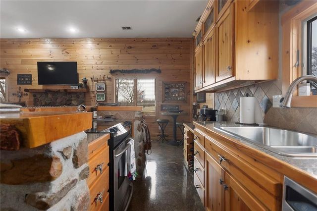 25345 Harmony Road, Paola, KS 66071