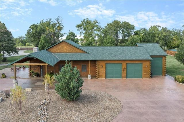 25345 Harmony Road, Paola, KS 66071