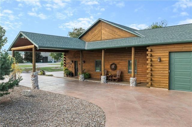 25345 Harmony Road, Paola, KS 66071