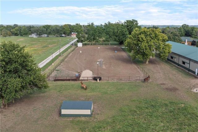 25345 Harmony Road, Paola, KS 66071
