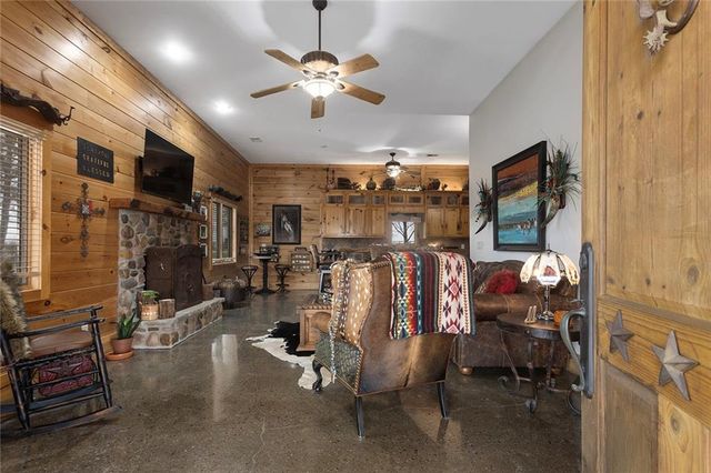 25345 Harmony Road, Paola, KS 66071