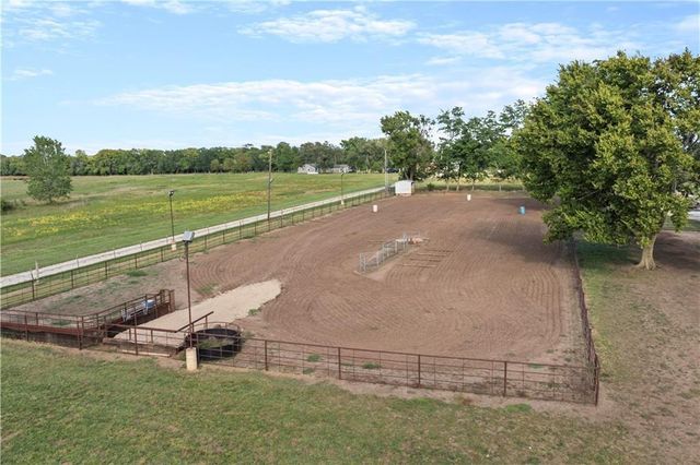 25345 Harmony Road, Paola, KS 66071