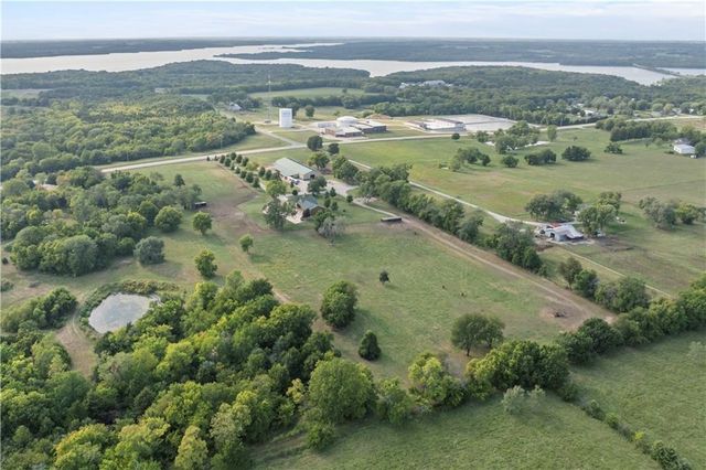 25345 Harmony Road, Paola, KS 66071