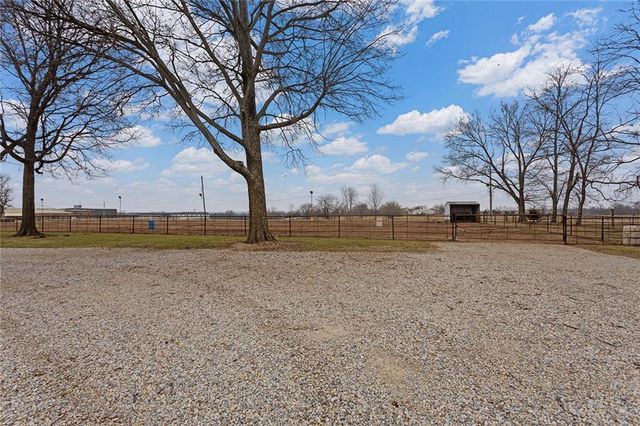 25345 Harmony Road, Paola, KS 66071