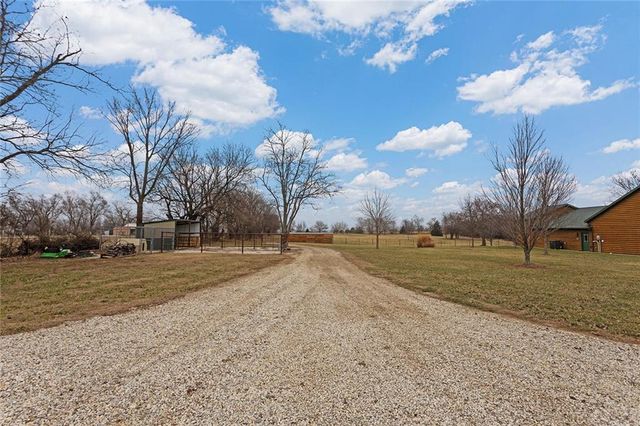 25345 Harmony Road, Paola, KS 66071