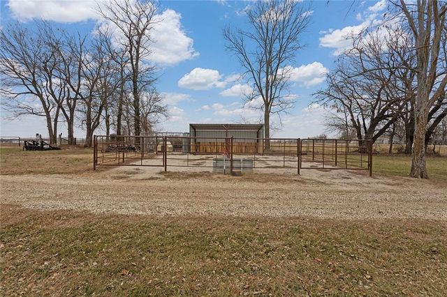 25345 Harmony Road, Paola, KS 66071
