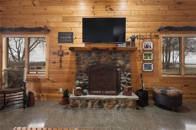 25345 Harmony Road, Paola, KS 66071