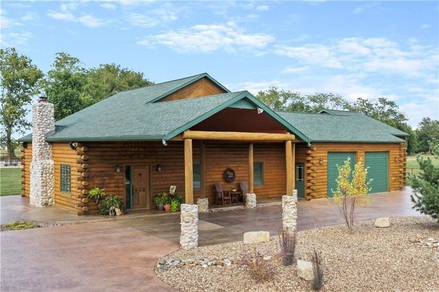 25345 Harmony Road, Paola, KS 66071