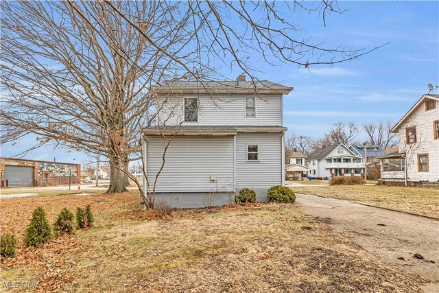 1698 Wickford Road, Cleveland, OH 44112