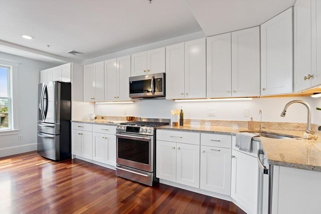 6 Highland Ave 3, Somerville, MA 02143