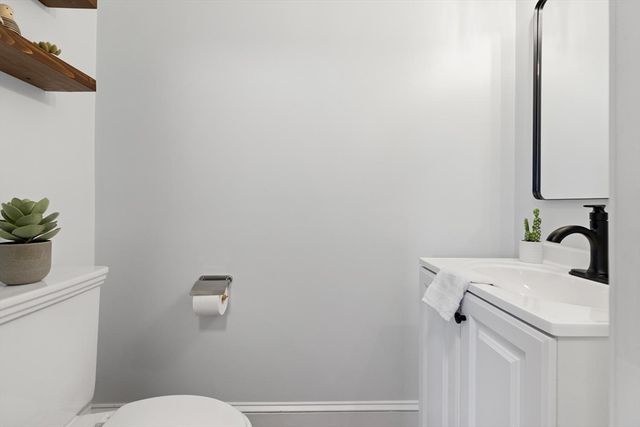 6 Highland Ave 3, Somerville, MA 02143