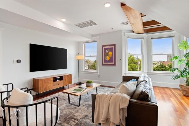 6 Highland Ave 3, Somerville, MA 02143