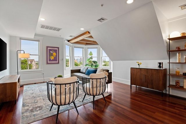 6 Highland Ave 3, Somerville, MA 02143