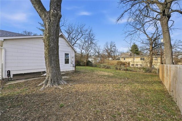 1020 Randolph Street, Leavenworth, KS 66048