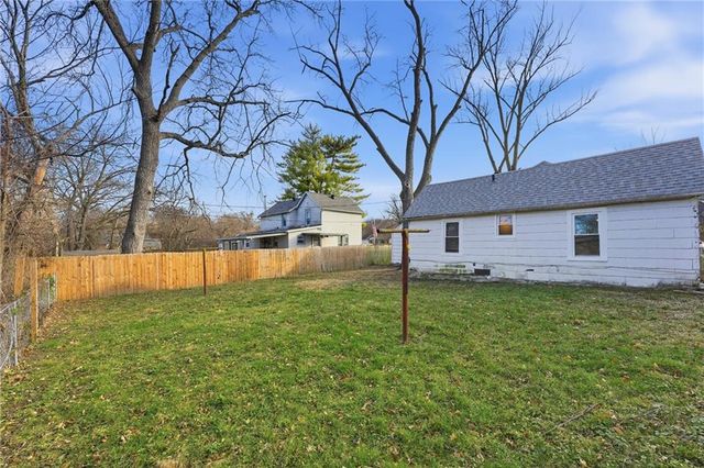 1020 Randolph Street, Leavenworth, KS 66048