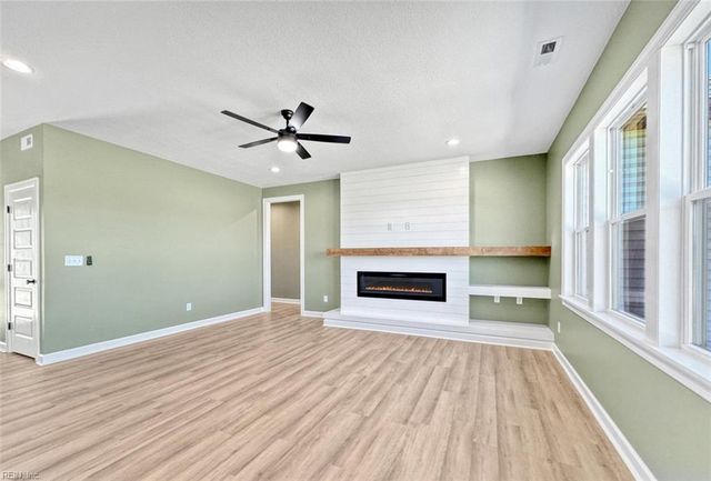 305 Spinnaker ST, Elizabeth City, NC 27909