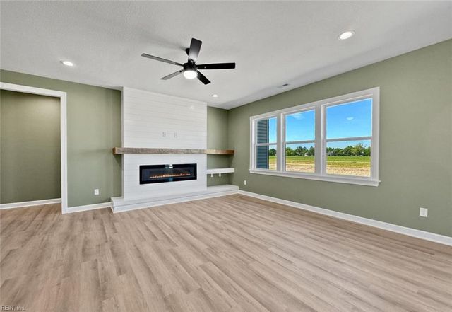 305 Spinnaker ST, Elizabeth City, NC 27909