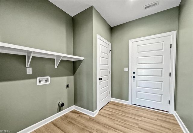 305 Spinnaker ST, Elizabeth City, NC 27909