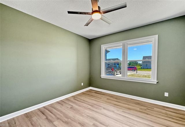 305 Spinnaker ST, Elizabeth City, NC 27909