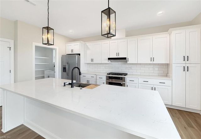 305 Spinnaker ST, Elizabeth City, NC 27909