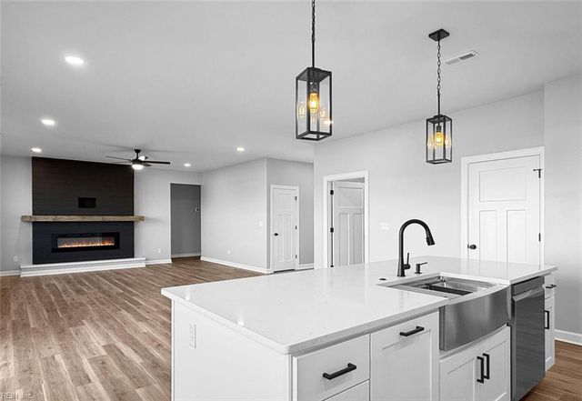 305 Spinnaker ST, Elizabeth City, NC 27909