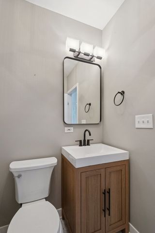 937 N Willard Court 2, Chicago, IL 60642