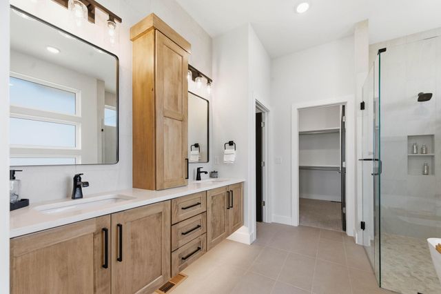 8263 W Mossy Stone, Maize, KS 67101