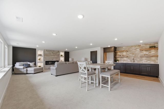 8263 W Mossy Stone, Maize, KS 67101