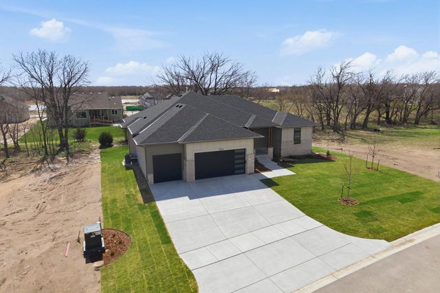 8263 W Mossy Stone, Maize, KS 67101