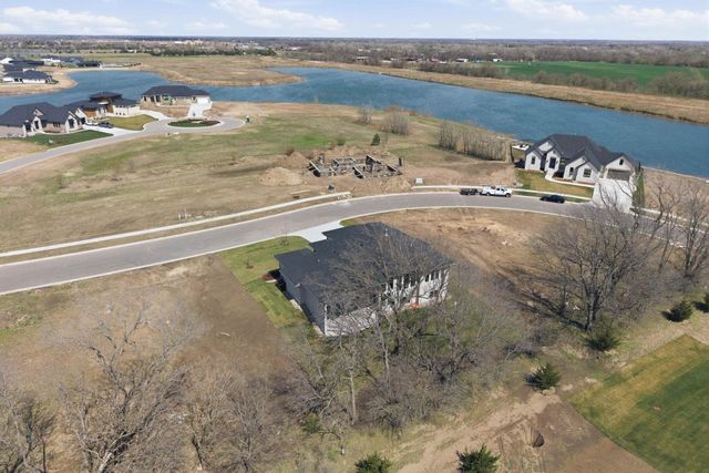 8263 W Mossy Stone, Maize, KS 67101