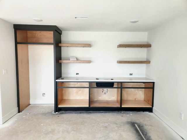 8263 NW Mossy Stone, Maize, KS 67101