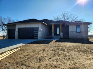 8263 NW Mossy Stone, Maize, KS 67101