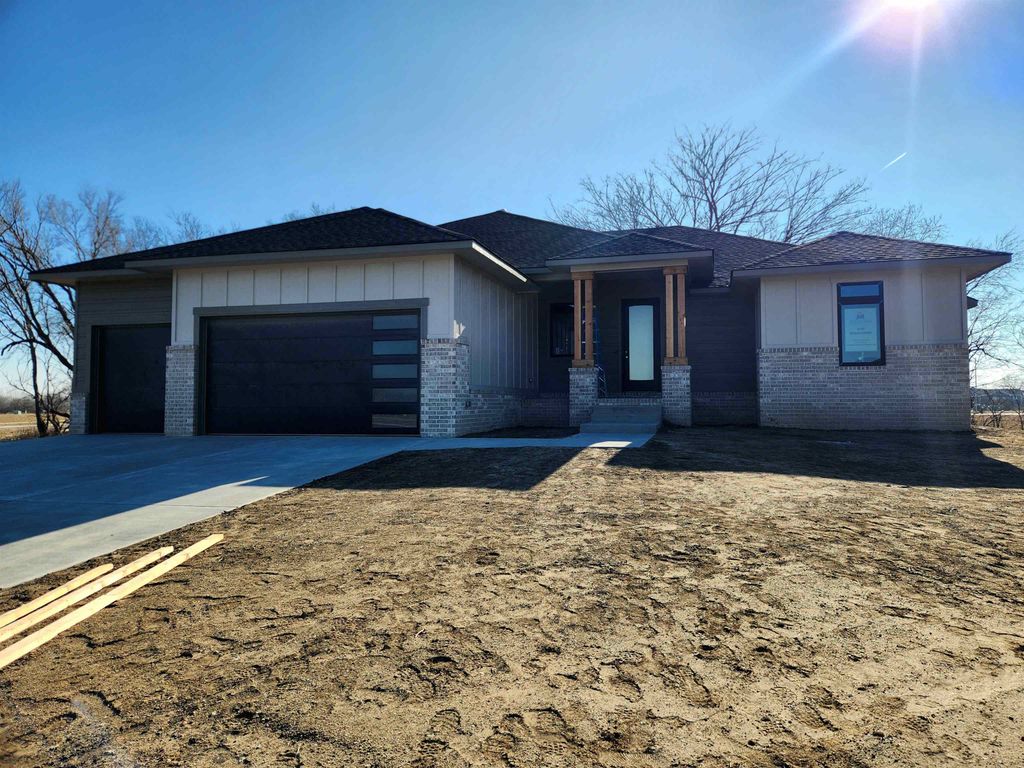 8263 NW Mossy Stone, Maize, KS 67101