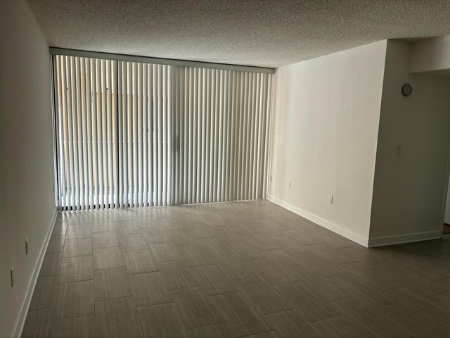 10400 SW 108th A215, Miami, FL 33176