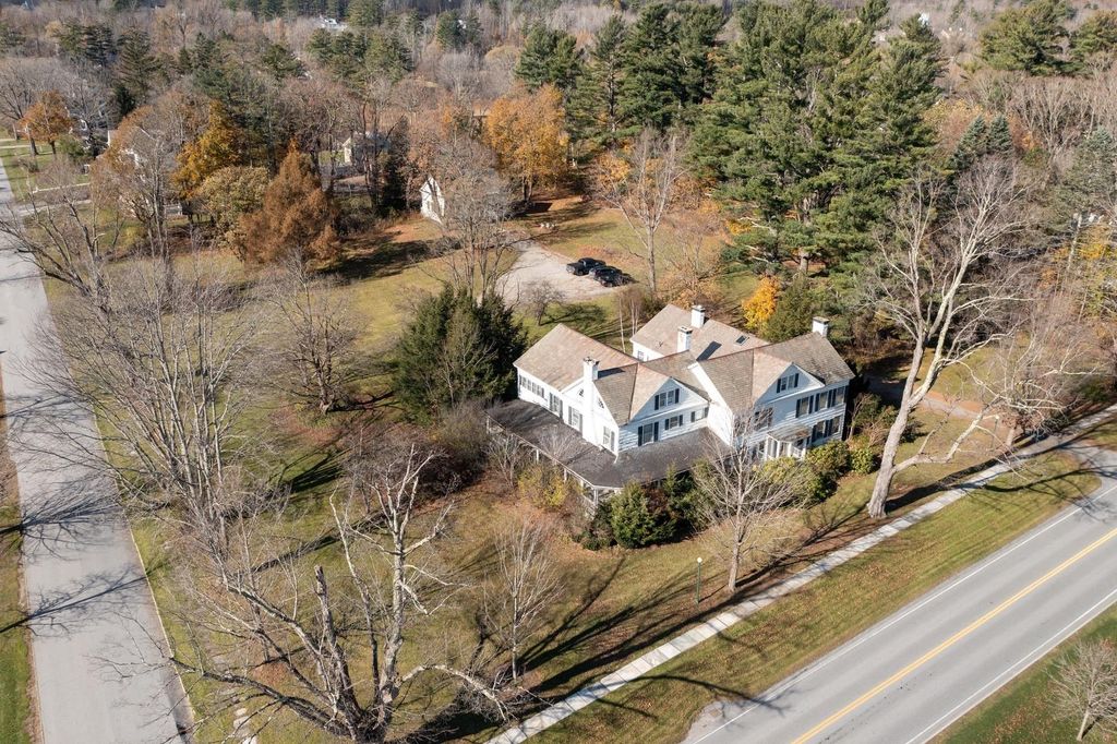 3309 3321 Main Street, Manchester, VT 05254