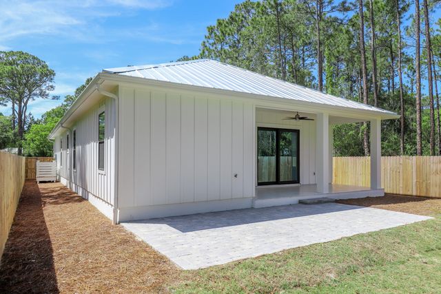 42 Central 8Th Street, Santa Rosa Beach, FL 32459