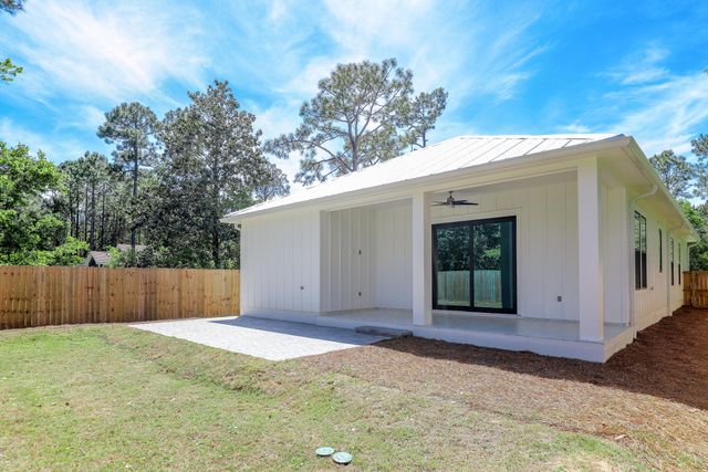 42 Central 8Th Street, Santa Rosa Beach, FL 32459