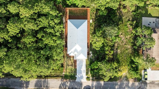 42 Central 8Th Street, Santa Rosa Beach, FL 32459