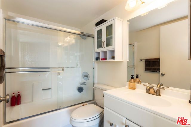2121 Beloit Avenue 301, Los Angeles, CA 90025