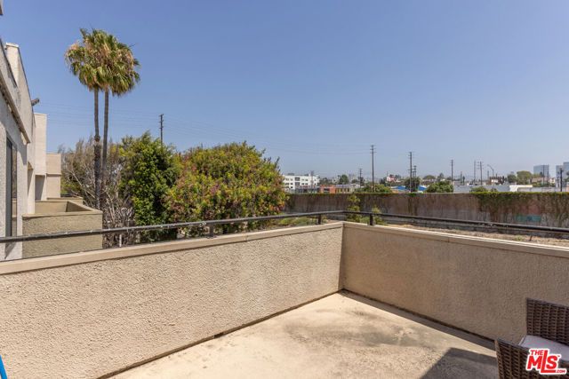 2121 Beloit Avenue 301, Los Angeles, CA 90025