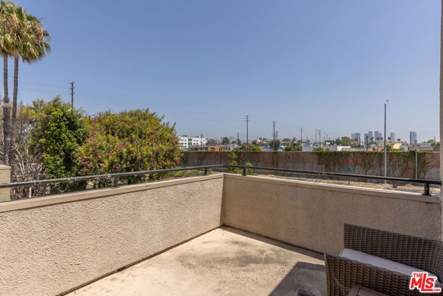 2121 Beloit Avenue 301, Los Angeles, CA 90025