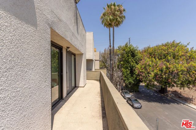2121 Beloit Avenue 301, Los Angeles, CA 90025
