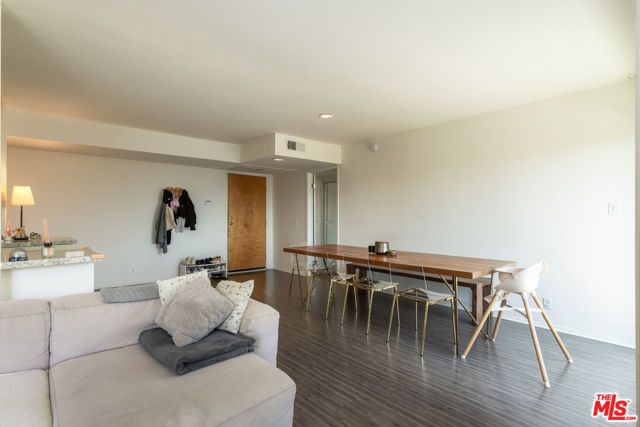 2121 Beloit Avenue 301, Los Angeles, CA 90025
